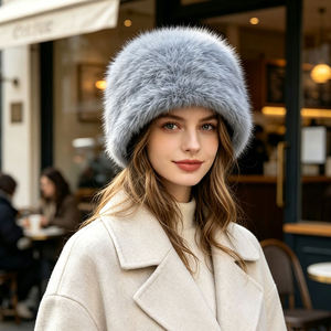 Gorro de invierno cálido de piel sintética con cola, estilo mapache a rayas, gorro ruso esponjoso tipo cosaco, venta al por mayor, MOQ bajo, para personalización - Product Image 3