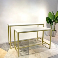 Simple Table D'affichage pour Magasin De Vêtements