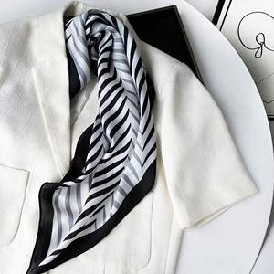 <span class=keywords><strong>2026</strong></span>年英国風シルクスカーフ 70X70cm 四季対応 アウトドアファッション 通気性シルクスクエア - Product Image 1