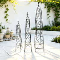 Klassischer Art-Deco Schwarzer Eisen Geometrischer Obelisk Pflanzenstütze Pulverbeschichtet Rostfrei Wetterfest Robust Umweltfreundlich Garten