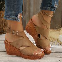 Sandales compensées d'été 2026 style européen et américain, à plateforme, bout ouvert, talon très haut, chaussures de mode pour femmes de petite taille