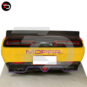 Vente flash Kit carrosserie style ZD pour <span class=keywords><strong>Dodge</strong></span> Challenger <span class=keywords><strong>Hellcat</strong></span> de 2015 à 2020 avec diffuseur arrière en carbone Aileron de coffre - Product Image 4