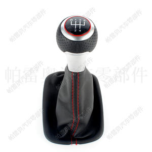 Poignée de levier de vitesses Audi 5 vitesses en cuir ergonomique avec surpiqûres rouges pour R32 A4 B6 B7 CLH711Z018502 - Product Image 1