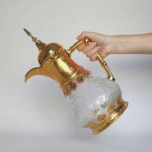 Carafe à eau froide en verre de luxe arabe du Moyen-Orient pour usage domestique, grande capacité 1,6 L, carafe à thé de haute qualité - Product Image 1