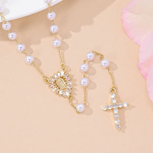 Collares de Rosario con Cuentas de Perlas Católicas, Collares con Colgante de la Virgen de Guadalupe Chapados en Oro, Collares Religiosos - Product Image 2