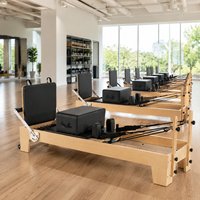 Reformer de Pilates de Madera de Lujo para Uso en Estudio, Estructura de Madera de Arce, Resortes Ajustables, Carro de Deslizamiento Suave, Accesorios Completos