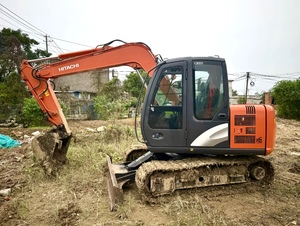 Excavatrices Hitachi ZX75 d'occasion avec moteur Cummins, pelle hydraulique de 7 tonnes, accessoire de pince hydraulique, marteau hydraulique, provenance Japon - Product Image 2