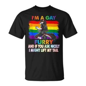 Camiseta del Mes del Orgullo Gay Fursona, con diseño de zorro y lobo arcoíris peludos - Product Image 1