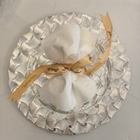 Assiette de table décorative en plastique de 13 pouces en argent pour assiettes et plats de mariage