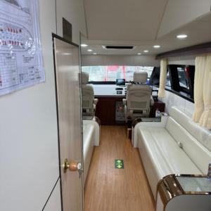 Yacht de luxe confortable pour la navigation côtière, bateau de travail à moteur diesel inboard haute performance en fibre de verre pour passagers - Product Image 4