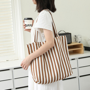 Sac fourre-tout décontracté à grandes rayures artistiques, style forêt, en toile contrastante, sac à main pour femme - Product Image 3