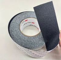 Rubans et bandes adhésives antidérapantes en acrylique 310 à une face avec surface en caoutchouc noir pour marches d'escalier (pour pieds nus)