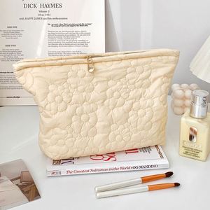 Wholesale Portable Soft Makeup <b>Bag</b> Handy <b>Travel</b> Cosmetics Organizer with Zipper Closure for <b>Toiletry</b> Sorting Pouch for Girls - Product Image 6