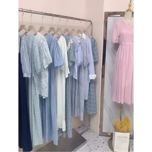 Luxo Custom Silver Gold Stainless Steel Shop Stand Rack Fashion Retail Design Store Display Rack para Vestuário - Product Image 4