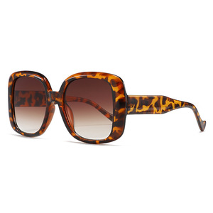 New Round <b>Frame</b> Sunglasses Women Retro Oversized Lady Sun Glasses Female Fashion Outdoor Driving - Product Image 4