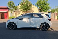 Volkswagen ID.3 2021 d'occasion, SUV électrique automatique, sièges en cuir, pneus R19, conduite à gauche