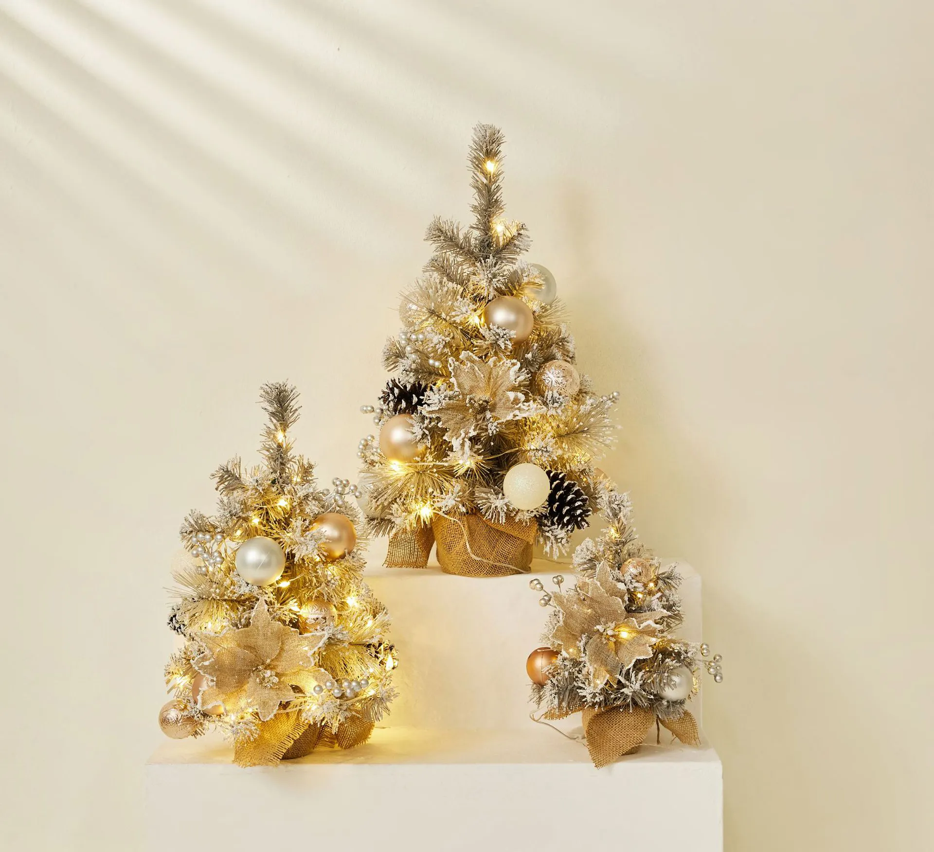 Декоративная белая Рождественская елка