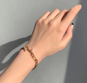 Pulsera de la Serie D con Circonitas Microincrustadas y Colgante de Perla, Estilo Lujoso y de Alta Gama - Product Image 5