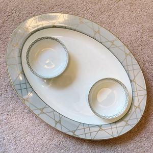 Vente en gros de 33 pièces de vaisselle en porcelaine de style européen de luxe, motif bleu et rose, et assiettes de présentation en porcelaine - Product Image 4