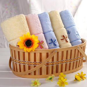 Serviette de Visage en Coton Doux et Absorbant pour Adultes, Cadeau Souvenir, Fabricant en Gros, Velours Jacquard Coupé pour la Maison - Product Image 3