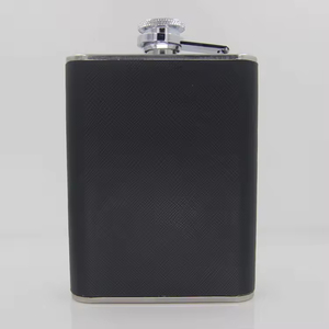 Porte-<span class=keywords><strong>bouteille</strong></span> d'<span class=keywords><strong>alcool</strong></span> en acier inoxydable enveloppé de cuir avec étui à cigares intégré et ensemble d'entonnoirs pour homme et femme - Product Image 4