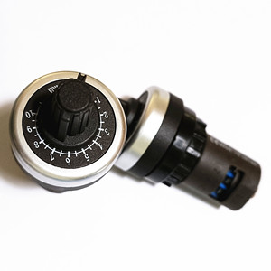 LA42DWQ-22 22mm lắp lỗ 5K 10k chiết áp quay - Product Image 1