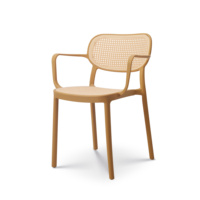 Fauteuil monobloc en plastique moulé couleur moutarde, chaise de salle à manger empilable aspect osier pour la restauration commerciale et l'ameublement hôtelier