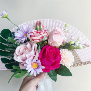 気まぐれな結婚式の装飾のための花のテーブル装飾シミュレーション偽の花の花束装飾シャンブルとDIYハンドヘルドファン - Product Image 1