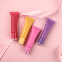 Baume à lèvres végétalien en gros à faible MOQ, gloss hydratant et nourrissant, réduit les ridules, résistant à l'eau, minéral, avec logo personnalisé