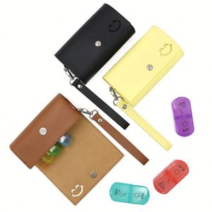 Boîte à pilules portable Fashion Stocked Weekly Smile, grande capacité, 7 jours, 2 prises par jour, avec compartiments amovibles - Product Image 1