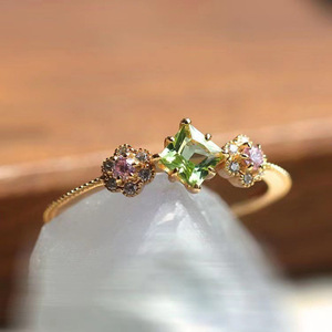 Elegante Anello Floreale in Stile Francese Minimalista, Gioiello da Donna alla Moda per Uso Quotidiano, Regalo Chic - Product Image 1