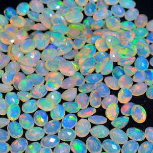 Opale d'Éthiopie naturelle ovale facettée 9x7mm, pierre précieuse polie opalescente pour la fabrication de bijoux - Product Image 1