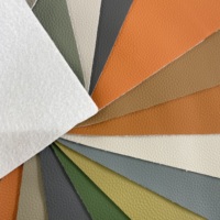 Tissu en cuir artificiel PVC en gros, texture simili cuir véritable, épaisseur/taille personnalisable, résistant à l'eau/aux plis, pour la décoration intérieure