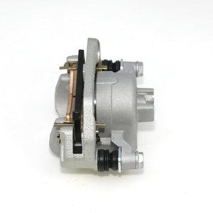 Pièces ATV UTV Étrier de frein avant gauche avec plaquettes de frein COMPATIBLE AVEC <span class=keywords><strong>CF</strong></span> <span class=keywords><strong>MOTO</strong></span> U <span class=keywords><strong>FORCE</strong></span> <span class=keywords><strong>1000</strong></span> EPS 9AWV-081100-4000 - Product Image 3