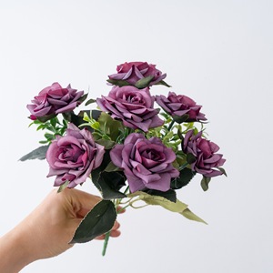 CallaFloral Ramo de Rosas Artificiales Color Púrpura Intenso con Hojas Verdes, Decoraciones para Bodas, Accesorios para Fotografía en Exteriores, Decoración del Hogar - Product Image 2