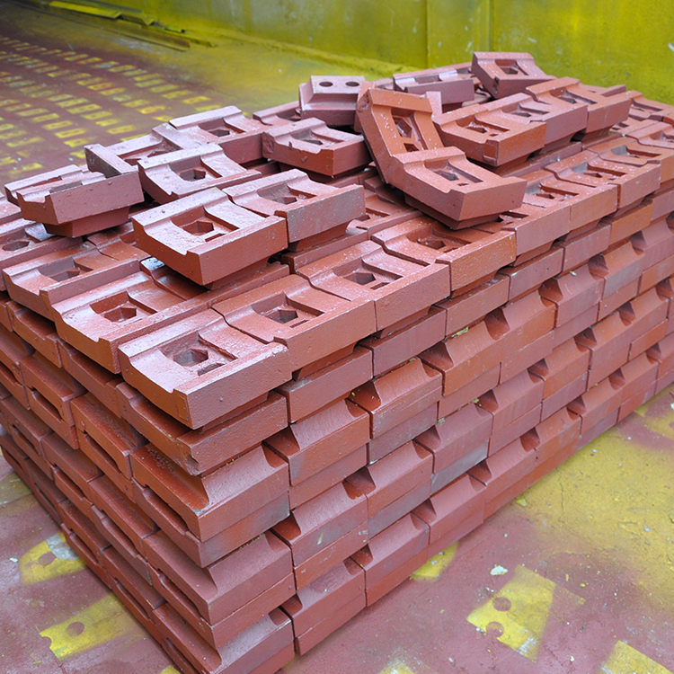 Cr26 Stone Crusher Spare Parts CI231 High Chrome Hammer Impact Crusher Wear Parts PF1315, Trio crusher parts