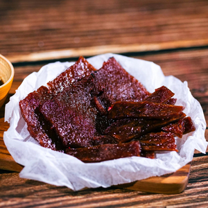 Jerky à base de plantes à haute teneur en protéines avec saveur fumée savoureuse Viande végétalienne durable Produit alternatif d'aliments et de boissons - Product Image 1
