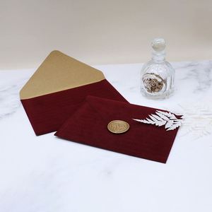 Enveloppes en velours rouge de luxe, papier et enveloppes vintage, enveloppe de mariage personnalisée avec carte, sceau de cire - Product Image 4