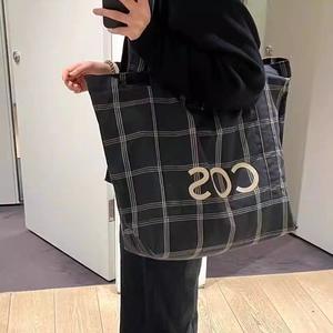 可定制标志大文学格子手提包时尚多功能格子单肩包，适合旅行购物或日常使用 - Product Image 5