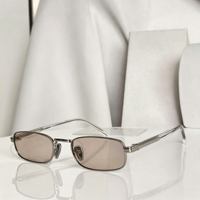 Lunettes de soleil rétro fines carrées à monture intégrale en métal unisexe, légères, verres dégradés UV400, multicolores, mode streetwear