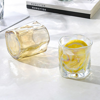 Vente en gros de gobelets en verre transparent de 170 ml, style Ins, pour la maison, le restaurant, gobelet irrégulier pour latte glacé, gobelet à jus, gobelet à eau froide
