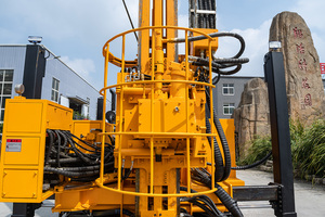 TD-YDX-1000GL Foreuse diamantée sur chenilles à moteur diesel et transmission hydraulique intégrale pour <span class=keywords><strong>forage</strong></span> de puits profonds de 1000 m pour l'exploration géologique et minière - Product Image 5