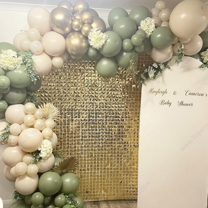 Likeparty Matte Gold Plastic Sequin Grace
