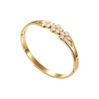 Bracelet jonc en acier inoxydable plaqué or 18 carats avec fermoir fleur émaillée colorée pour femme