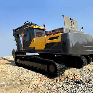 Excavatrice sur chenilles Volvo EC360 d'occasion, équipement de construction robuste, couleur jaune et noir, type chenillé - Product Image 1