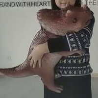 Marionnette ou accessoire de spectacle Triceratops mignon pour bébé, fait main, à vendre, marionnette de dinosaure animatronique artisanale pour événements et fêtes d'enfants