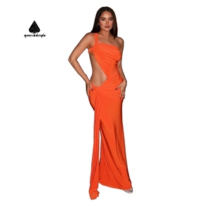 Robe de soirée élégante en jersey extensible, coupe ajustée, asymétrique à <span class=keywords><strong>une</strong></span> épaule avec découpes latérales, garantie de qualité - Product Image 1