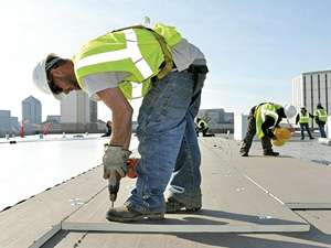 غشاء تسقيف TPO جديد مقاوم للماء بسماكة 1.2 مم ذاتي اللصق معزز بألياف البوليستر الصناعية للأسقف المسطحة - Product Image 2