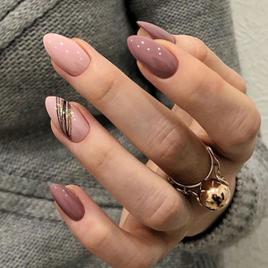 <span class=keywords><strong>Uñas</strong></span> Postizas de Alta Calidad al por Mayor, Color Rosa Lotus Sólido, Líneas <span class=keywords><strong>Negras</strong></span> y Doradas, <span class=keywords><strong>Uñas</strong></span> Adhesivas Medianas y <span class=keywords><strong>Largas</strong></span> con Forma de Almendra - Product Image 1