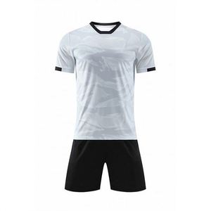 เสื้อฟุตบอลคลาสสิคคุณภาพสูงขายส่ง แห้งเร็ว รับสั่งทำลายพิมพ์แบบรีดร้อน ไซส์ใหญ่ พร้อมพิมพ์ชื่อทีม - Product Image 1